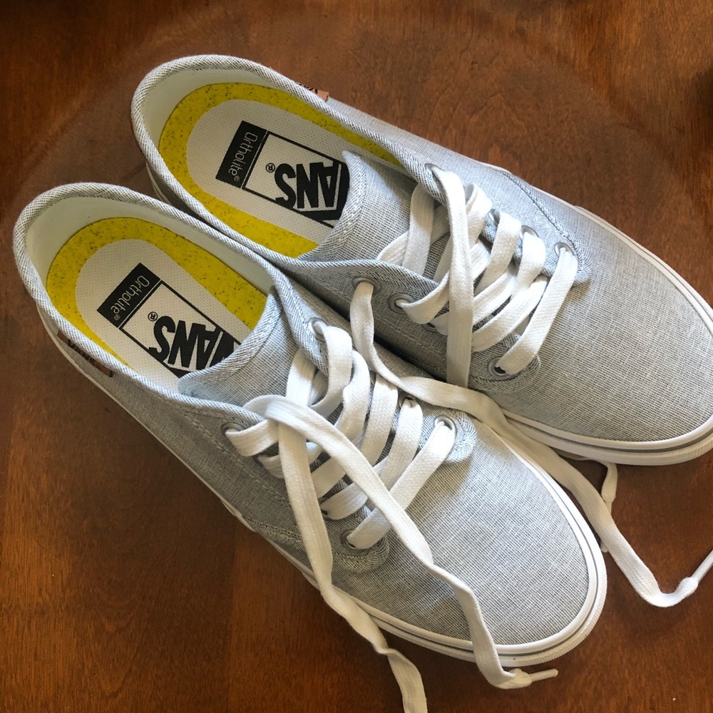 NEW Vans